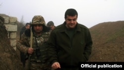 Президент Нагорного Карабаха Араик Арутюнян (справа)