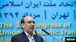 شکوری‌راد نماینده مجلس ششم و از اعضای جبهه مشارکت ایران اسلامی بود که از سوی قوه قضاییه منحل شده است.