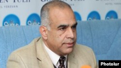 Armenia - Heritage party leader Raffi Hovannisian (archive photo). 
