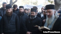 Нескончаемая череда скандалов вокруг патриарха и церкви все больше склоняет наблюдателей к мысли, что власти перед выборами в 2020-м решили полностью контролировать ГПЦ