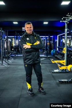 Gabriel Toncean este președintele Federației Române de Culturism și Fitness. A absolvit Liceul de telecomunicații „George Barițiu” din Cluj-Napoca și Facultatea de Educație Fizică și Sport a Universității „Babeș Bolyai”.
