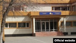 Ақтөбедегі "Шаңырақ" жеке мектебінің  сыртқы көрінісі. Сурет "Шаңырақ" мектебінің ресми сайтынан алынды.