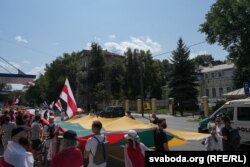 Беларусы на акцыі з нагоды гадавіны 9 жніўня 2020 году. Вільня