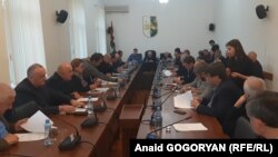 Депутаты проголосовали единогласно за два постановления