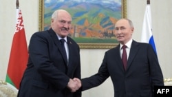 Аляксандар Лукашэнка і Ўладзімір Пуцін на сустрэчы ў Бішкеку (Кіргізстан), 26 лістапада 2025