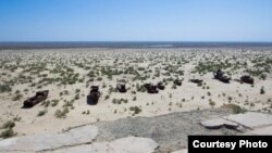 Ëнғин чиққан кон Мўйноқ туманининг бир пайтлар Орол денгизи ҳудуди бўлган қисмида жойлашган.