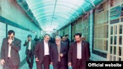 بازدید وزیر دادگستری از زندان کارون اهواز در دی ماه ۸۸