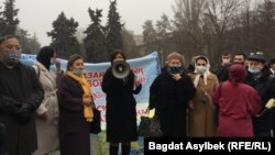 Адвокат Айман Омарова адвокаттар және заң қызметі туралы заңнамаға өзгеріс енгізуге қарсылық білдіру акциясының өтпейтінін айтып тұр. Алматы,  13 наурыз, 2021 жыл. 