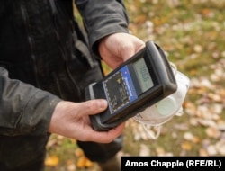 ماسکی که تنها دو ساعت در داخل یک معدن اورانیوم آلوده به گاز رادون استفاده شده بود، میزان زیادی از آلودگی رادیواکتیو را نشان می‌دهد.