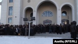 Әхмәт Сөләймановны соңгы юлга озатырга килүчеләр