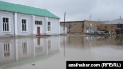 Türkmenistanda güýçli ýagyşdan soňky ýagyn suwlary (Arhiw suraty)
