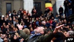 Хвіліна маўчаньня ў памяць аб ахвярах тэрактаў у Брусэлі, 23 сакавіка 2016 году