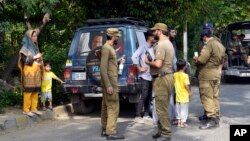 Хандын үйүнө жакын жердеги полициянын посту. Лахор, 17-май, 2023-жыл