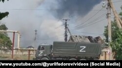 Наслідки удару ЗСУ по авіабазі в Октябрському Красногвардійського (Курманського) району 22 липня 2023 року. Скриншот із відео