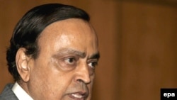 مورلی ديورا، وزير نفت هند، ابراز خوش بینی کرده است که قرار خط لوله با ایران تا ماه آینده نهایی شود.