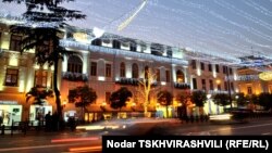 Рассказы вернувшихся из Грузии туристов, пораженных новыми отелями и выправкой полицейских, ложились на хорошо унавоженную российскую почву