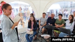 "Печән базары"нда лекцияләр