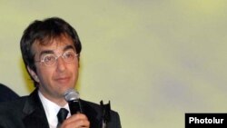 Атом Эгоян во время ереванского кинофестиваля «Золотой абрикос» (архив)