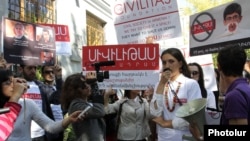 Акция протеста в защиту фонда Civilitas и Вартана Осканяна, Ереван, 19 октября 2012 г.