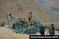 Панжшерге “Талибан” бийлигине каршылардын баары чогулуп жатат. 23-август, 2021-жыл.