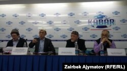 Зулпукар Сапановдун китебине нааразы болгон дин ишмерлеринин жыйыны.