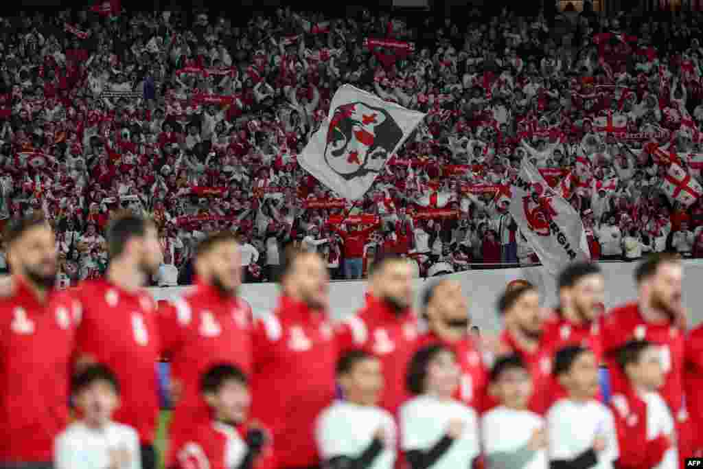 На стадионе за матчем наблюдали более 55 тысяч человек