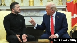 Wolodymyr Zelenskiý we Donald Tramp 2025-nji ýylyň 28-nji fewralynda Ak tamda duşuşýarlar.