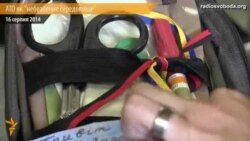 Уляна Супрун демонструє аптечку від «Захисту патріотів»