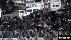 Armenia - Riot police are deployed on Marshal Bagramian Avenue leading to the parliament building in Yerevan, 17 April 2018.