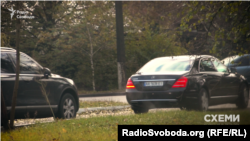 Кортеж Арсена Авакова виїжджає із території КСО «Фортеця» 3 листопада 2016 року