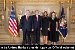 Президент США Дональд Трамп та перша леді Меланія Трамп під час зустрічі з президентом України Петром Порошенком та пані Мариною Порошенко. Нью-Йорк, 24 вересня 2018 року (Офіційне фото Білого Дому Андреа Хенкс)