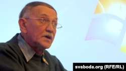 Андрэй Папоў