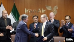 امضای قرارداد خرید هواپیماهای بوئینگ در تهران