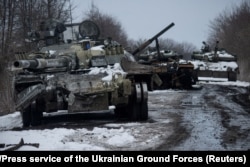 Розбиті російські танки під Сумами, 7 березня 2022-го