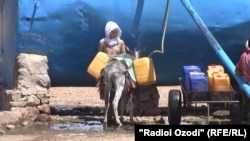 Сокинони баъзе рустоҳои вилояти Хатлон гуфтанд, ки тавассути хар асосан обу ҳезум мекашонанд