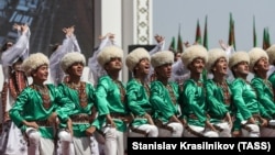 Иш-чаранын оюн-зоок бөлүгү.