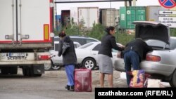 Türkmen-özbek serhedinde 'kynçylygyň' az däldigi aýdylýar.