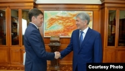 Алмазбек Атамбаев и Сапар Исаков
