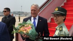 АКШнын коргоо министри Бээжинге келген учур. 26-июнь, 2018-жыл.