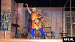 Володимир Горянський в ролі «дивного сусіда»