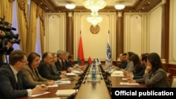 Ілюстрацыйнае фота. Сустрэча Старшыні Палаты прадстаўнікоў Нацыянальнага сходу Рэспублікі Беларусь Уладзімера Андрэйчанкі са Старшынёй Парлямэнцкай асамблеі АБСЭ Крысьцін Мутанэн. Менск, 15 сакавіка 2017 году