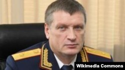 Оьрсийчоь -- Оьрсийчоьнан таламман комитетан Нохчийчохь йолчу урхаллан куьйгалхо Девятов Сергей.