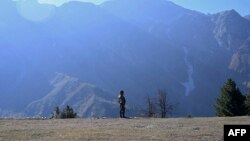 Հնդկաստանի ԶՈՒ զինծառայողը Վերահսկողության գծի մերձակայքում, արխիվ