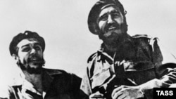 هفته گذشته همزمان با هشتادمين سالگرد تولد ارنستو چه گورا، متن فارسی کتاب خاطرات بوليوی او با ترجمه مترجم معتبر ايرانی جمشد نوائی در ايران منتشر شد.