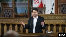 ستار هاشمی از قطعی اینترنت در دورهٔ جنگ ۱۲ روزه به عنوان «محدودیت» یاد کرد