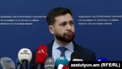 Armenia - Deputy Foreign Minister Vahan Kostanian talks to journalists in Yerevan, October 9, 2025. 