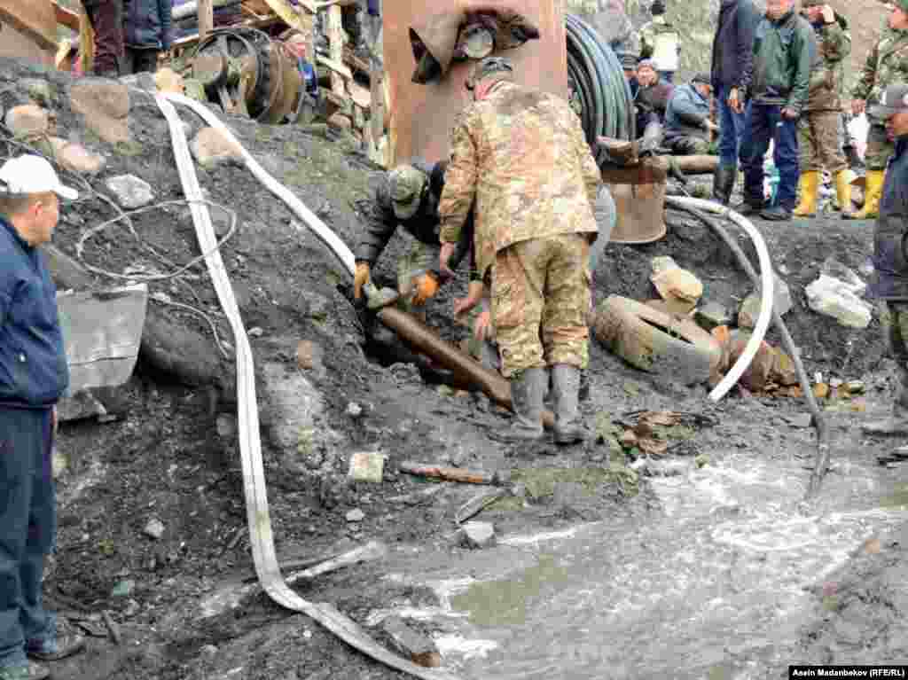 Кырсык болгон жерде &quot;Жыргалаң-Дорго көмүр&quot; ишканасы көмүр казып жаткан.