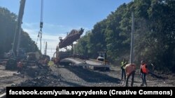 За словами очільниці уряду, вже прибрані всі елементи пошкодженого рухомого складу, а вибухотехніки додатково перевірили очищені ділянки