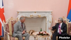 Встреча президента Армении Сержа Саргсяна с британским принцем Чарльзом (слева), Ереван, 29 мая 2013 г. 