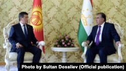 Кыргыз президенти Сооронбай Жээнбеков менен тажик президенти Эмомали Рахмондун жолугушуусу. 26-июль, 2019-жыл.